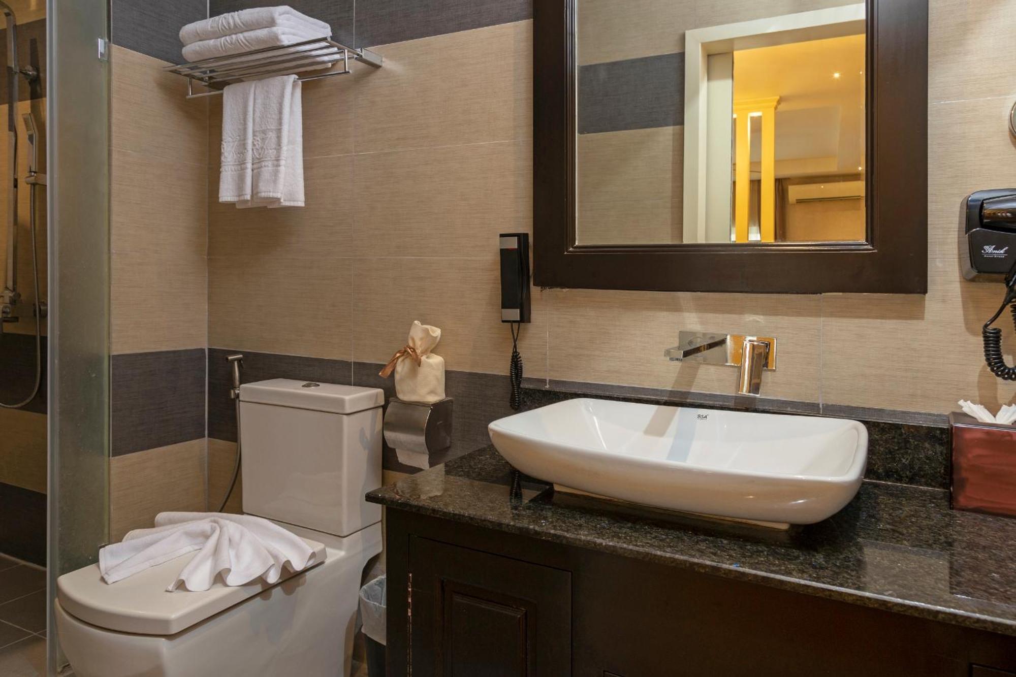 Anik Boutique Hotel Phnom Penh Exterior photo