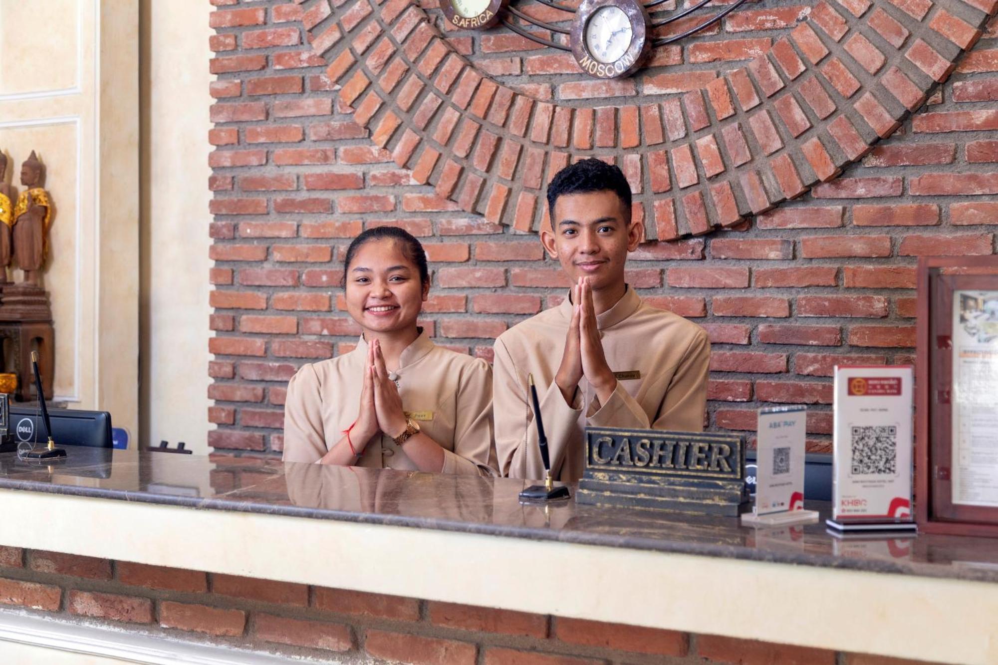 Anik Boutique Hotel Phnom Penh Exterior photo